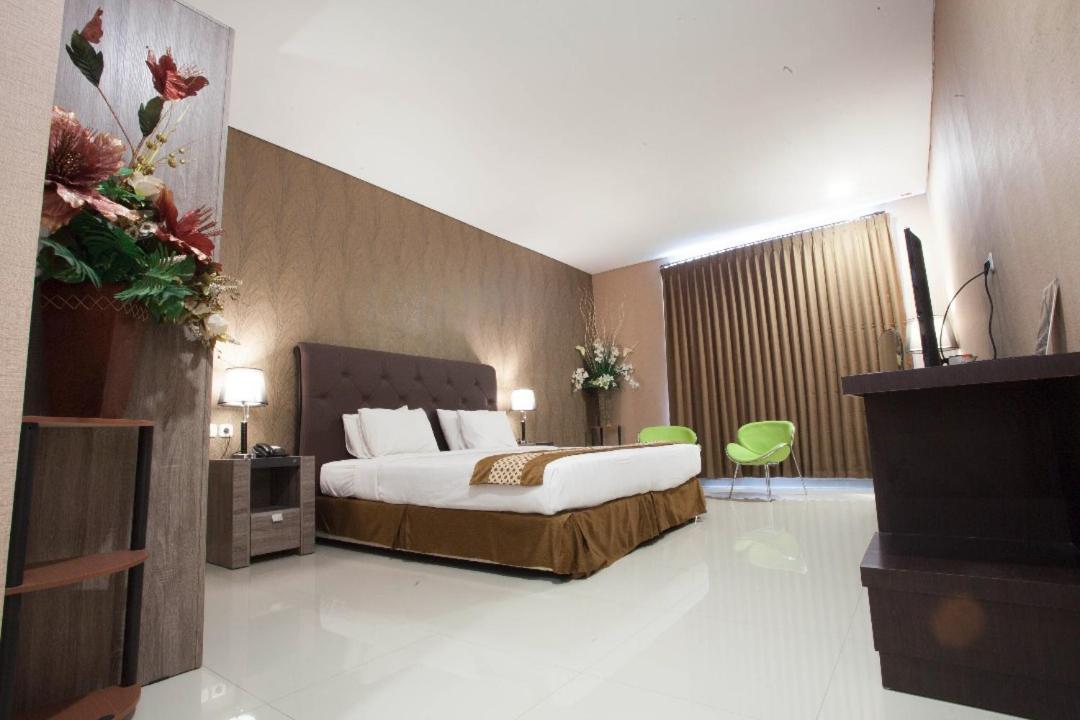 Neo Cempaka Hill Hotel Jembel Екстериор снимка