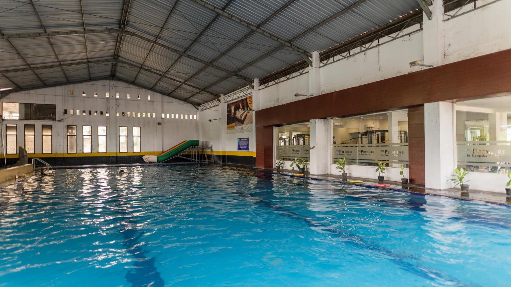 Neo Cempaka Hill Hotel Jembel Екстериор снимка
