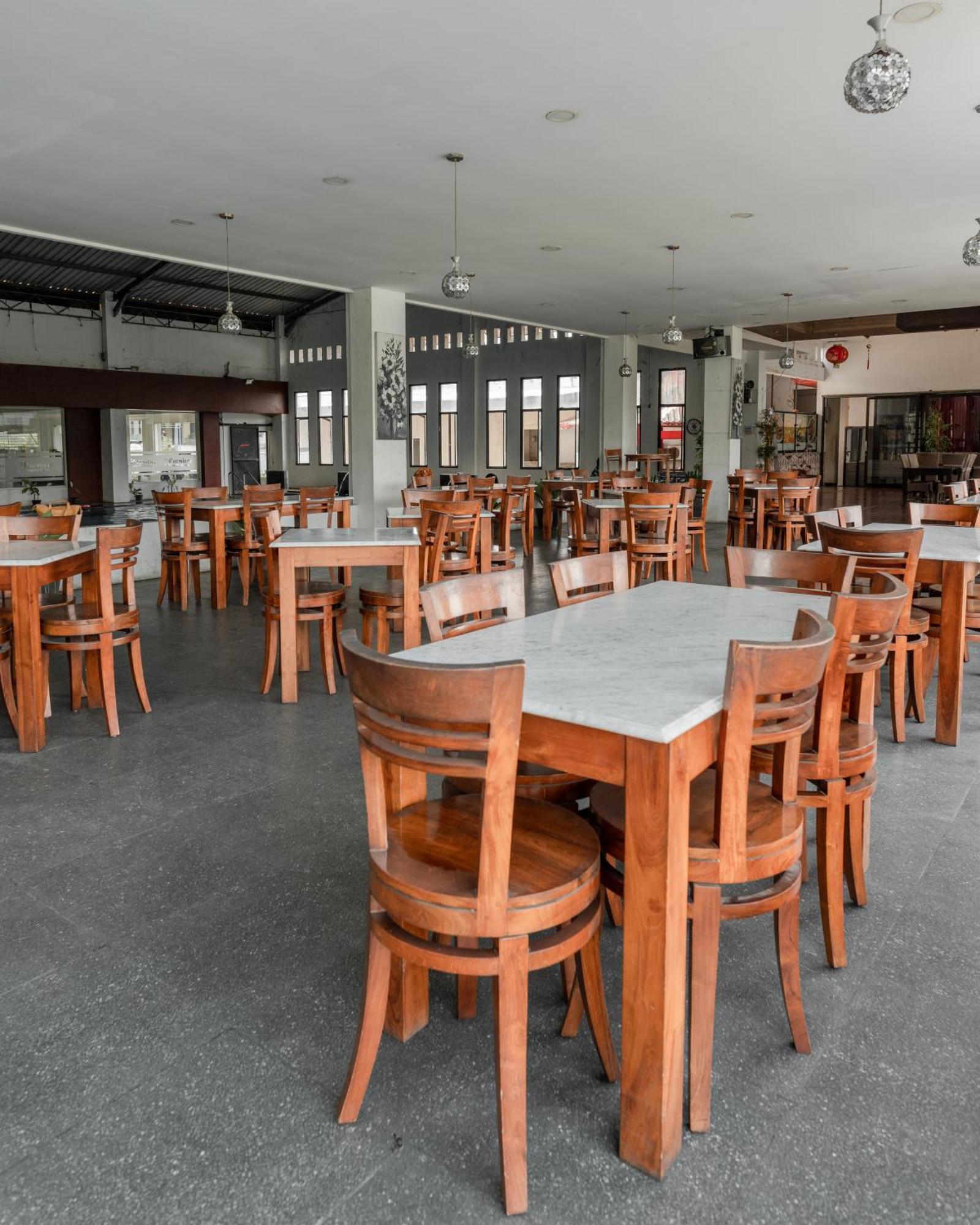 Neo Cempaka Hill Hotel Jembel Екстериор снимка